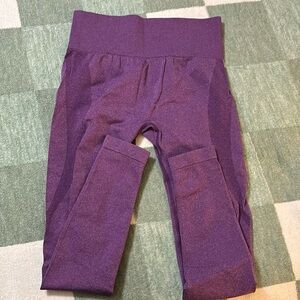 Purple seamless leggings - size medium- excellent condition